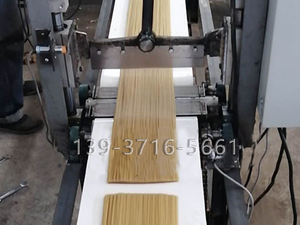 湖北客戶來方銳機(jī)械廠現(xiàn)場(chǎng)實(shí)地考察-朝鮮冷面機(jī)